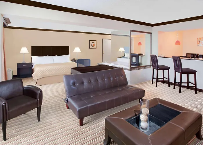 Wyndham Garden Chicago Northwest 4*