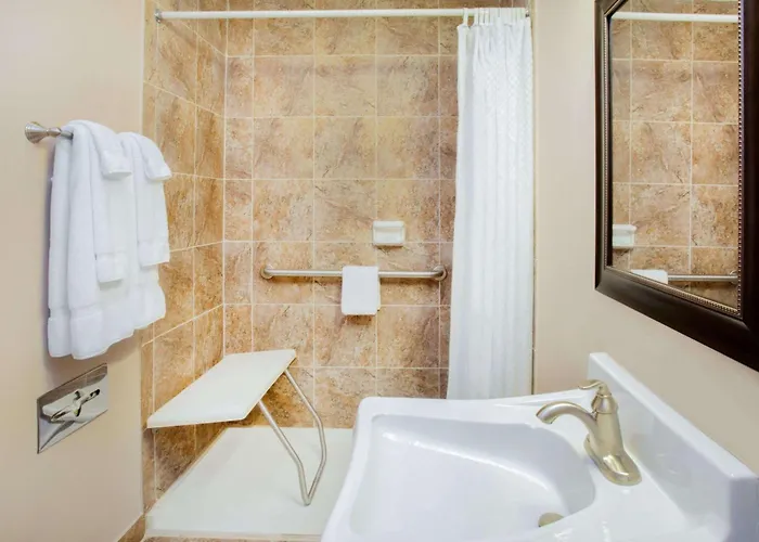 Wyndham Garden Chicago Northwest Hotel 4*