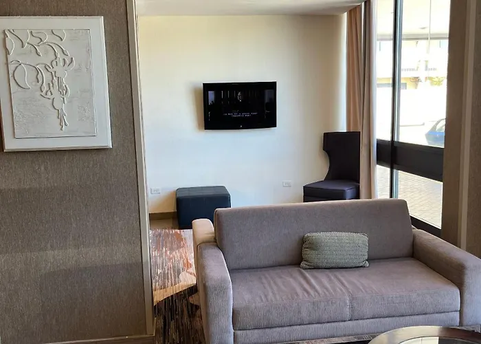 Hotel Wyndham Garden Chicago Northwest 4*