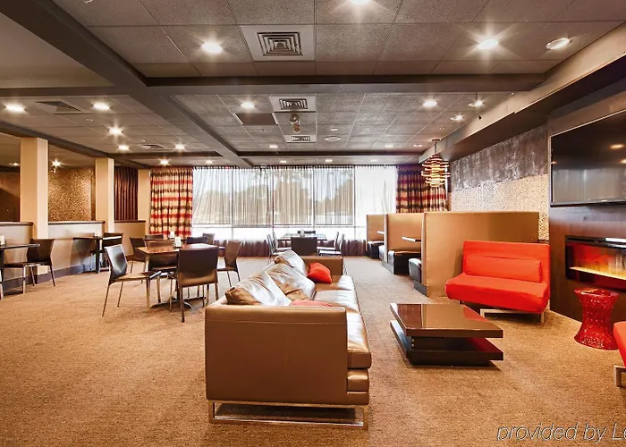Wyndham Garden Chicago Northwest 4*