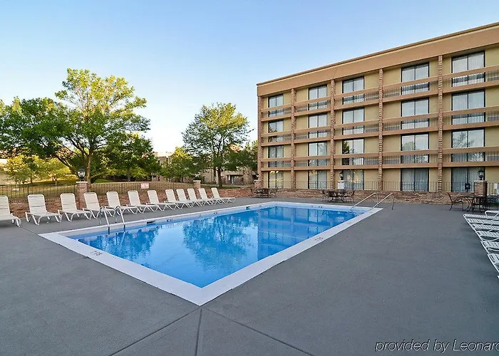 Wyndham Garden Chicago Northwest Hotel